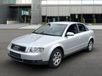 Gebraucht Audi A4 131 PS (96 kW) 2001 Silber Limousine