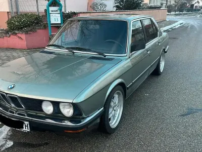 Gebraucht BMW 525 Basis 122 PS (89 kW) 1985 Grün Limousine