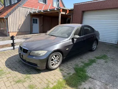 Gebraucht BMW 320 163 PS (119 kW) 2006 Grau Limousine