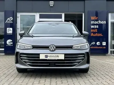 Gebraucht VW Passat Business 150 PS (110 kW) 2024 Platinum grey Kombi