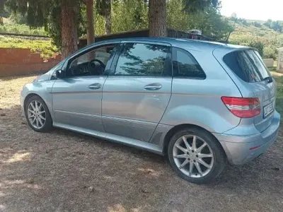 Gebraucht Mercedes B150 95 PS (69 kW) 2006 Silber Van / Kleinbus