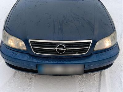 Usado Opel Omega 144 HP (105 kW) 2002 Azul Carrinha