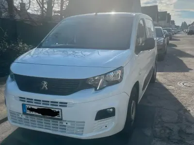 Gebraucht Peugeot Partner 131 PS (96 kW) 2019 Weiß Van / Kleinbus