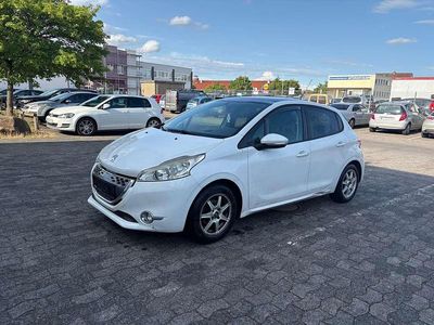 Lack weiss banquise Gebraucht 2012 Peugeot 208 Active Kleinwagen | 2.999 €