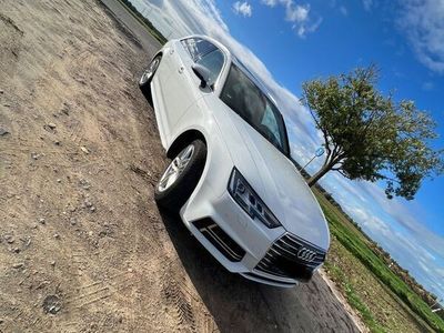 gebraucht Audi A4 3.0 TDI S-Line Quattro STHZ Pano Matrix S-Tro