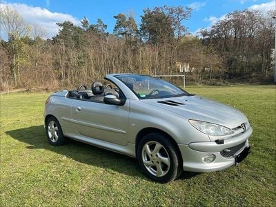Gebraucht Peugeot 206 CC Platinum 108 PS (79 kW) 2004 Silber Cabrio