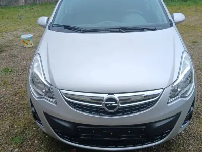 Gebraucht Opel Corsa 85 PS (62 kW) 2012 Silber Kleinwagen