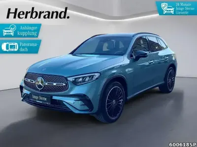 Gebraucht Mercedes GLC300 AMG 258 PS (189 kW) 2025 Metalliclack verdesilber SUV