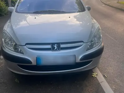 Gebraucht Peugeot 307 109 PS (80 kW) 2003 Silber Coupé