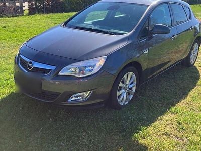 Usata Opel Astra S 140 CV (102 kW) 2012 Grigio Berlina