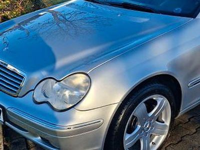Silber Gebraucht 2003 Mercedes C180 Elegance Limousine | 4.000 € (Teuer)