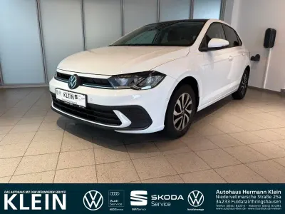 Gebraucht VW Polo Active 95 PS (69 kW) 2023 Weiß Kleinwagen