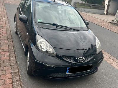 Gebraucht Toyota Aygo 68 PS (50 kW) 2006 Schwarz Kleinwagen