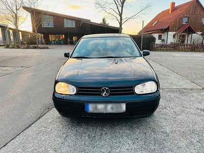 Gebraucht VW Golf IV 75 PS (55 kW) 2002 Schwarz Kleinwagen