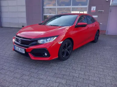 Gebraucht Honda Civic Elegance 129 PS (94 kW) 2018 Liberty rally red Kleinwagen