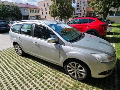 Gebraucht Ford Focus 109 PS (80 kW) 2009 Grau Kombi