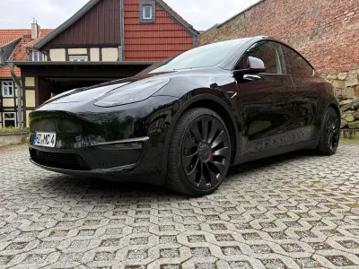 Usata Tesla Model Y Performance 320 kW (436 CV) 2022 Nero SUV