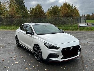 Weiß Gebraucht 2019 Hyundai i30 Limousine | 18.000 € (Guter Preis)