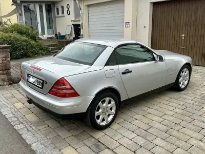 Gebraucht Mercedes SLK230 193 PS (141 kW) 1997 Silber Cabrio