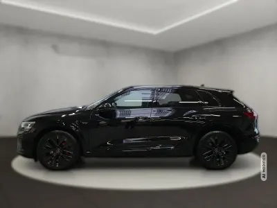 Gebraucht Audi Q8 e-tron S-Line 300 kW (408 PS) 2023 Schwarz metallic SUV
