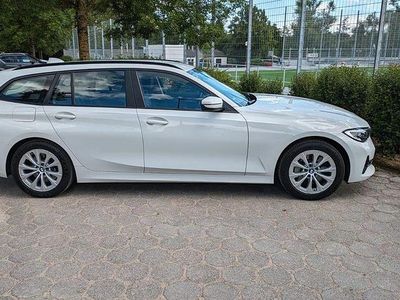 Gebraucht BMW 330 Advantage 265 PS (194 kW) 2020 Weiß Kombi