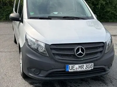 Gebraucht Mercedes Vito 114 PS (83 kW) 2017 Silber Van