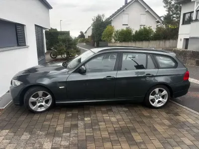 Gebraucht BMW 318 143 PS (105 kW) 2010 Grau Kombi