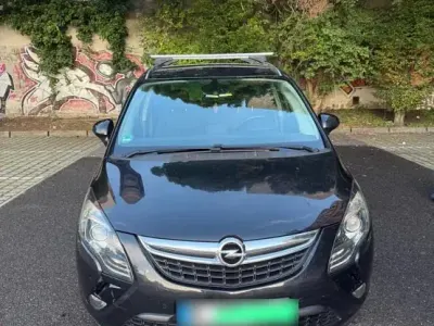 Usata Opel Zafira Tourer 140 CV (102 kW) 2014 Nero Monovolume
