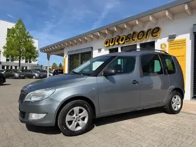 Gebraucht Skoda Roomster Plus Edition 69 PS (50 kW) 2013 Seda steel/platin/steel ... Van / Kleinbus