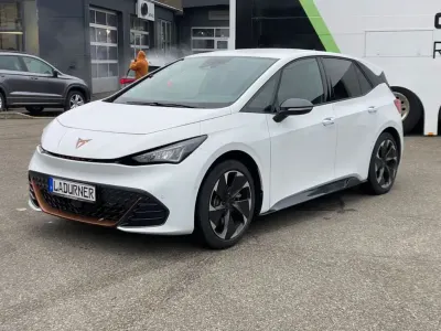 Gebraucht Cupra Born 169 kW (231 PS) 2023 Weiss Kleinwagen