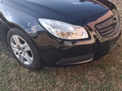 Gebraucht Opel Insignia 140 PS (102 kW) 2009 Schwarz Kombi