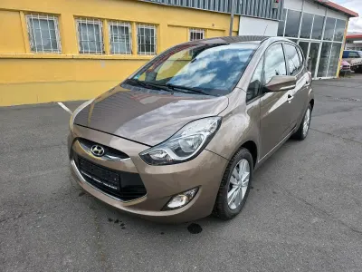 Gebraucht Hyundai ix20 90 PS (66 kW) 2015 Braun Kleinwagen