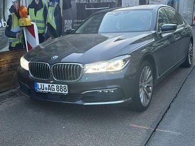 Usata BMW 730L 265 CV (194 kW) 2017 Grigio Berlina