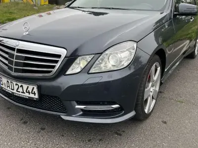 Gebraucht Mercedes E250 Avantgarde 204 PS (150 kW) 2012 Kombi