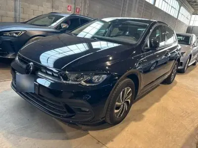 Gebraucht VW Polo Life 95 PS (69 kW) 2025 Schwarz Kleinwagen