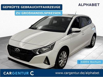 Gebraucht Hyundai i20 Select 84 PS (61 kW) 2022 Polar white uni Kleinwagen
