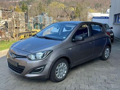 Gebraucht Hyundai i20 Classic 86 PS (63 kW) 2013 Grau Kleinwagen