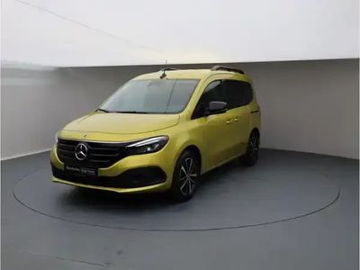Mercedes EQT200