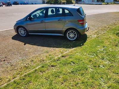 Usata Mercedes B180 109 CV (80 kW) 2010 Grigio Monovolume