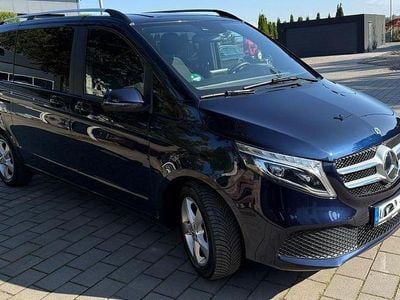 Mercedes V220