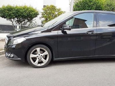 Usata Mercedes B180 122 CV (89 kW) 2013 Nero Monovolume