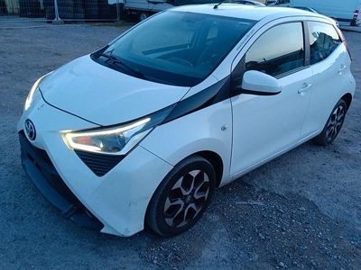 Gebraucht Toyota Aygo Team 72 PS (52 kW) 2021 Weiß Kleinwagen