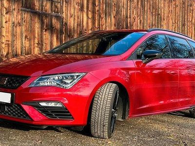 Rot Gebraucht 2019 Seat Leon ST 4Drive Kombi | 25.800 € (Teuer)