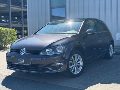 Gebraucht VW Golf VII LOUNGE 110 PS (80 kW) 2015 Grau Limousine