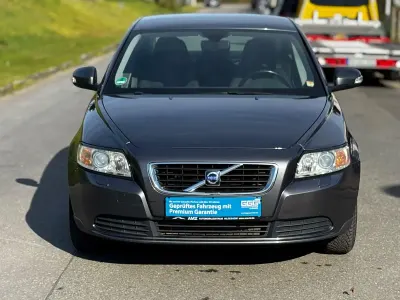 Begagnad Volvo S40 Drive Kinetic 109 HK (80 kW) 2011 Grå Sedan