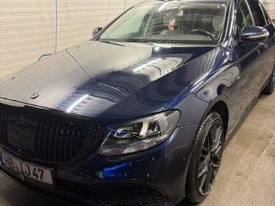 Gebraucht Mercedes E220 Exclusive 194 PS (142 kW) 2017 Blau Limousine