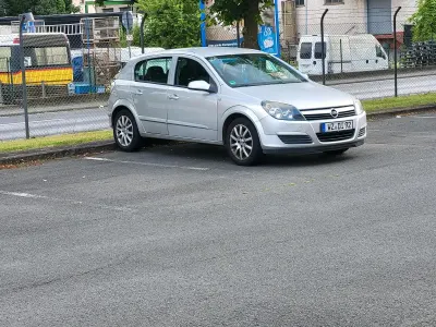 Gebraucht Opel Astra 90 PS (66 kW) 2004 Silber Limousine