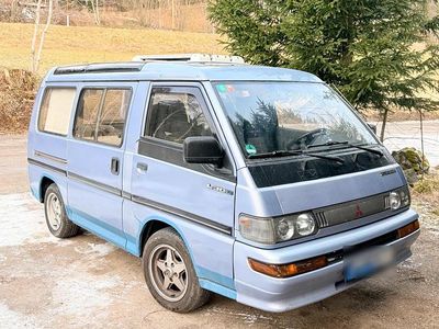 Blau Gebraucht 1994 Mitsubishi L300 Van / Kleinbus | 9.200 €