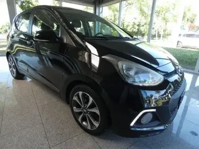 Gebraucht Hyundai i10 Edition 87 PS (63 kW) 2015 Schwarz Kleinwagen
