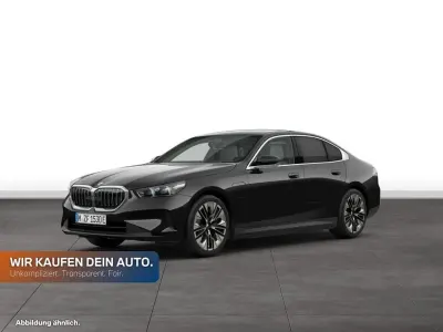 Gebraucht BMW 550e Comfort Edition 489 PS (359 kW) 2025 Black sapphire metallic Limousine